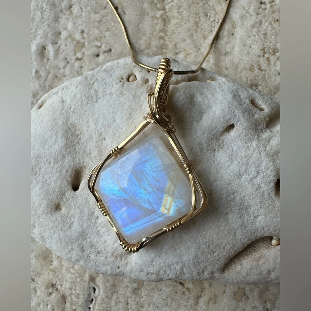 Diamond Shaped Rainbow Moonstone